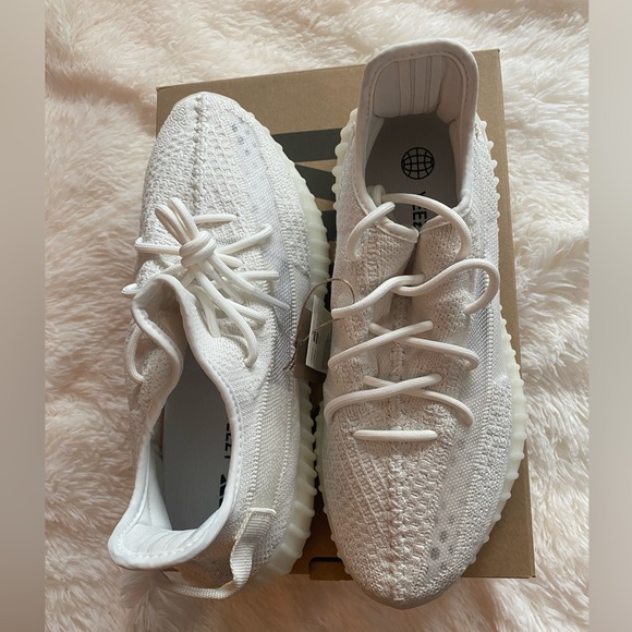 🆕 BNIB Yeezy Boost 350 V2 Bone color size 11 - Picture 5 of 7